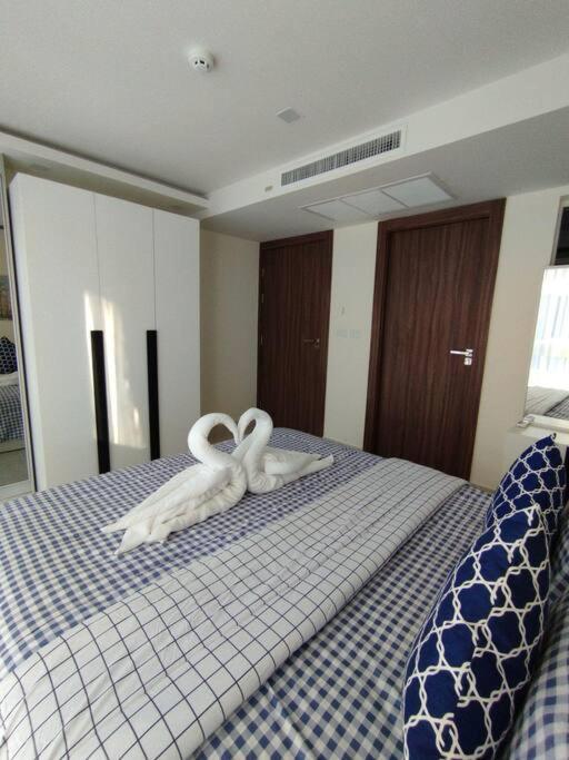 Grand Avenue Apartment *