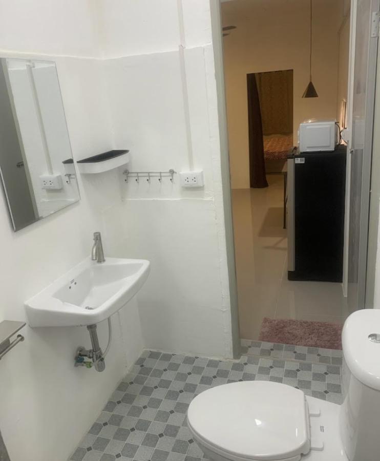 Barzilla Bar And Aparthotel