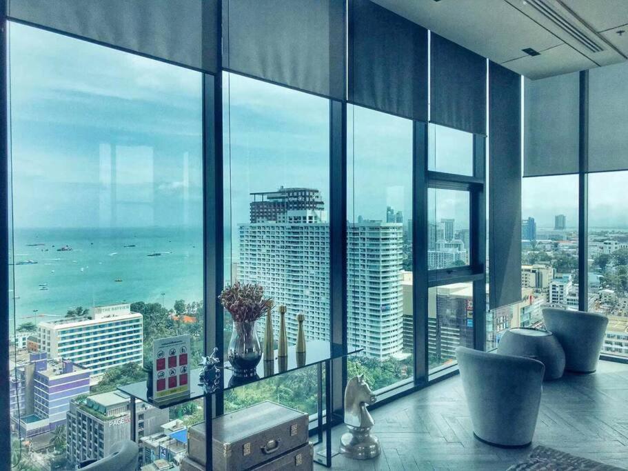 海景2居室芭堤雅市区the Base网红无边泳池紧邻中央商场