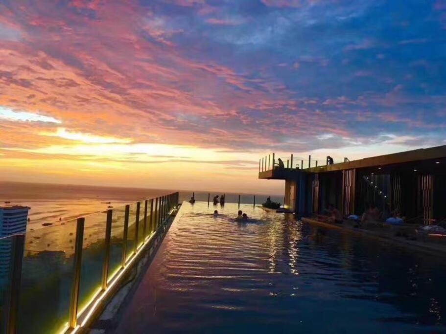 海景2居室芭堤雅市区the Base网红无边泳池紧邻中央商场 Apartment *