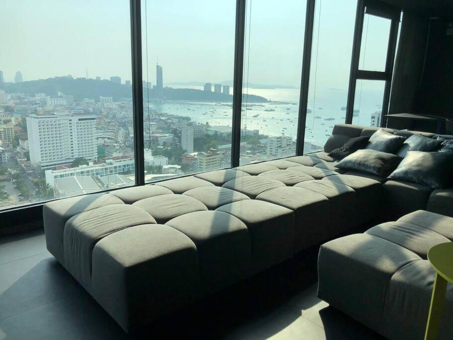 海景2居室芭堤雅市区the Base网红无边泳池紧邻中央商场