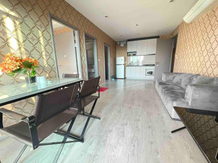 海景2居室芭堤雅市区the Base网红无边泳池紧邻中央商场 * Pattaya