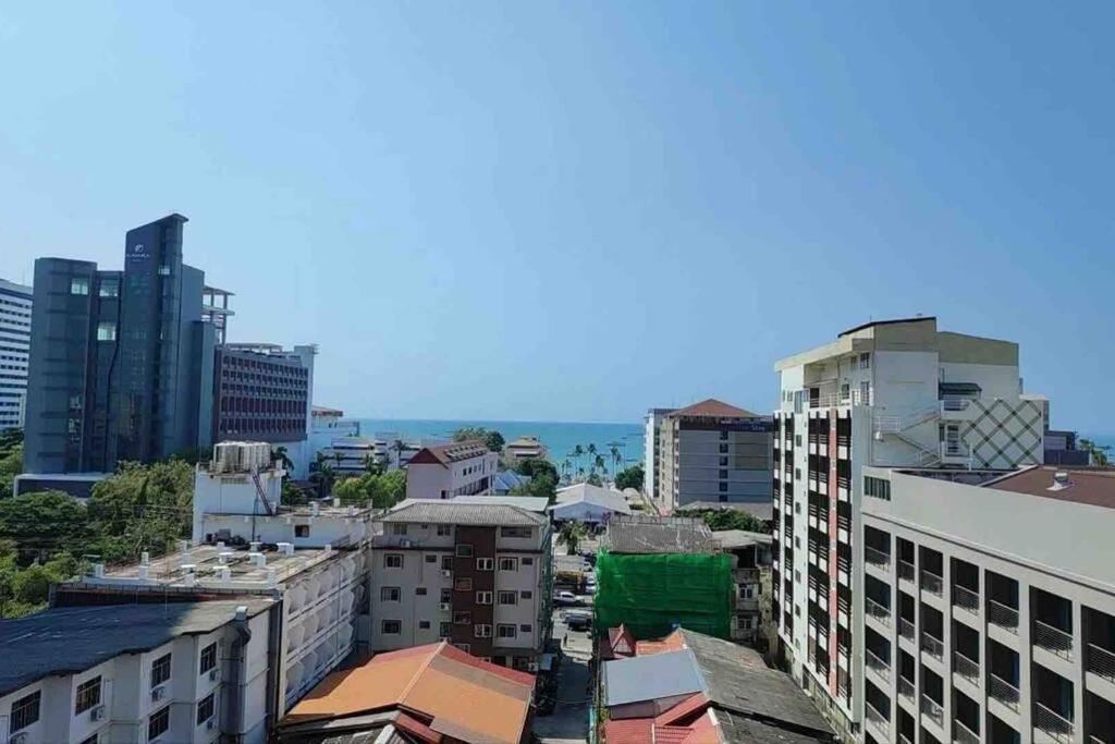 海景2居室芭堤雅市区the Base网红无边泳池紧邻中央商场