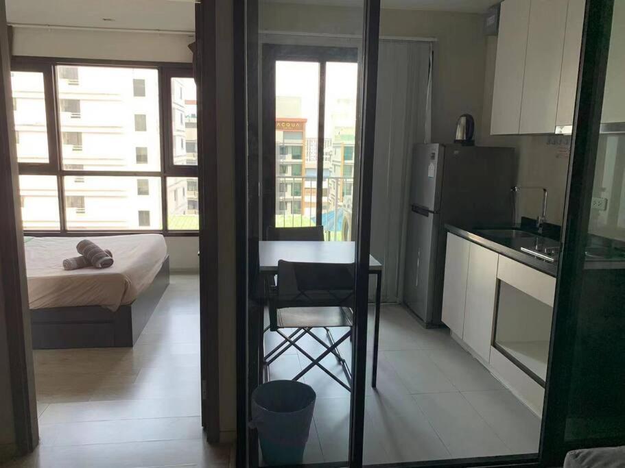 Infinity Pool Ocean View Apartment Pattaya