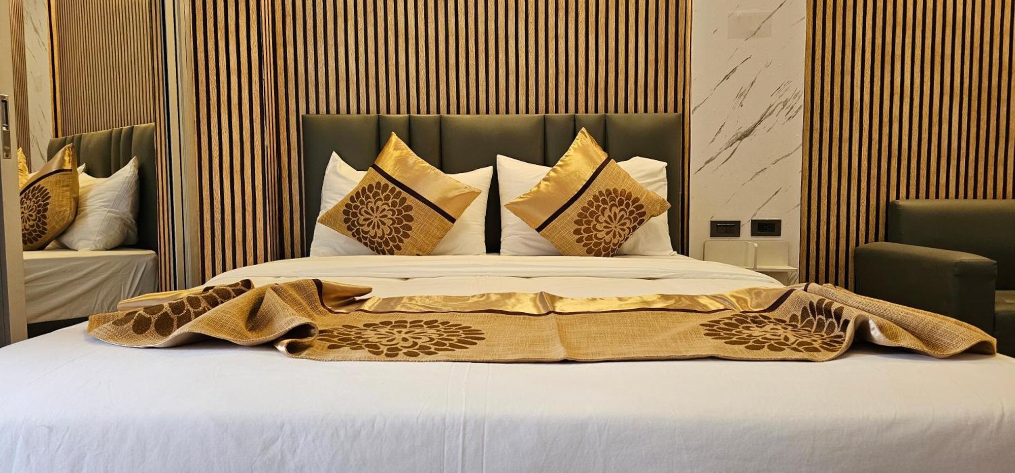 Xcess Aparthotel