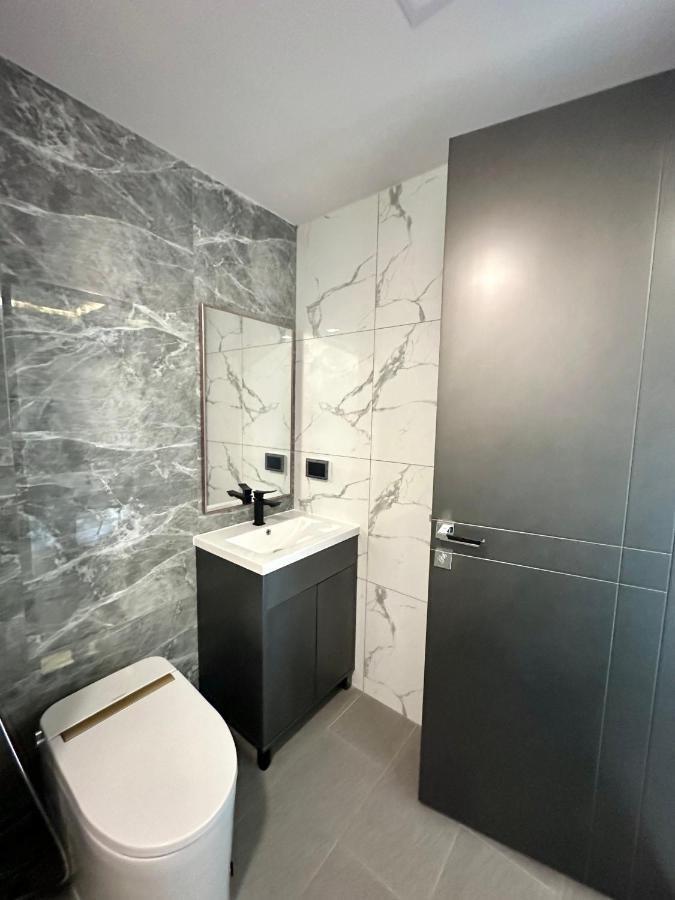 Millennium Tower Apartment *