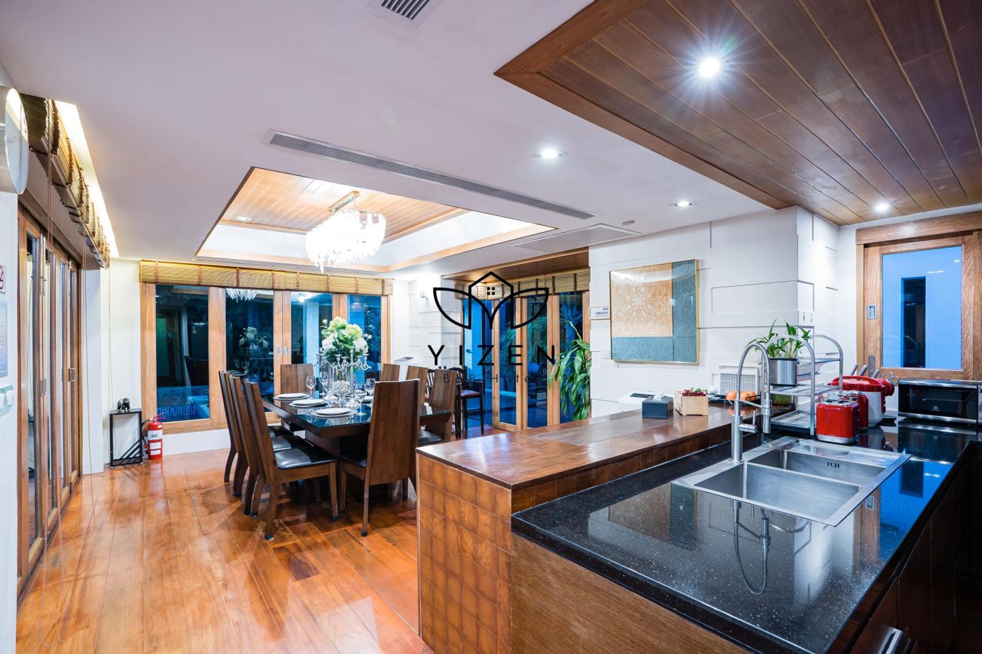 Yizen Beachfront Seaview Vila Pattaya