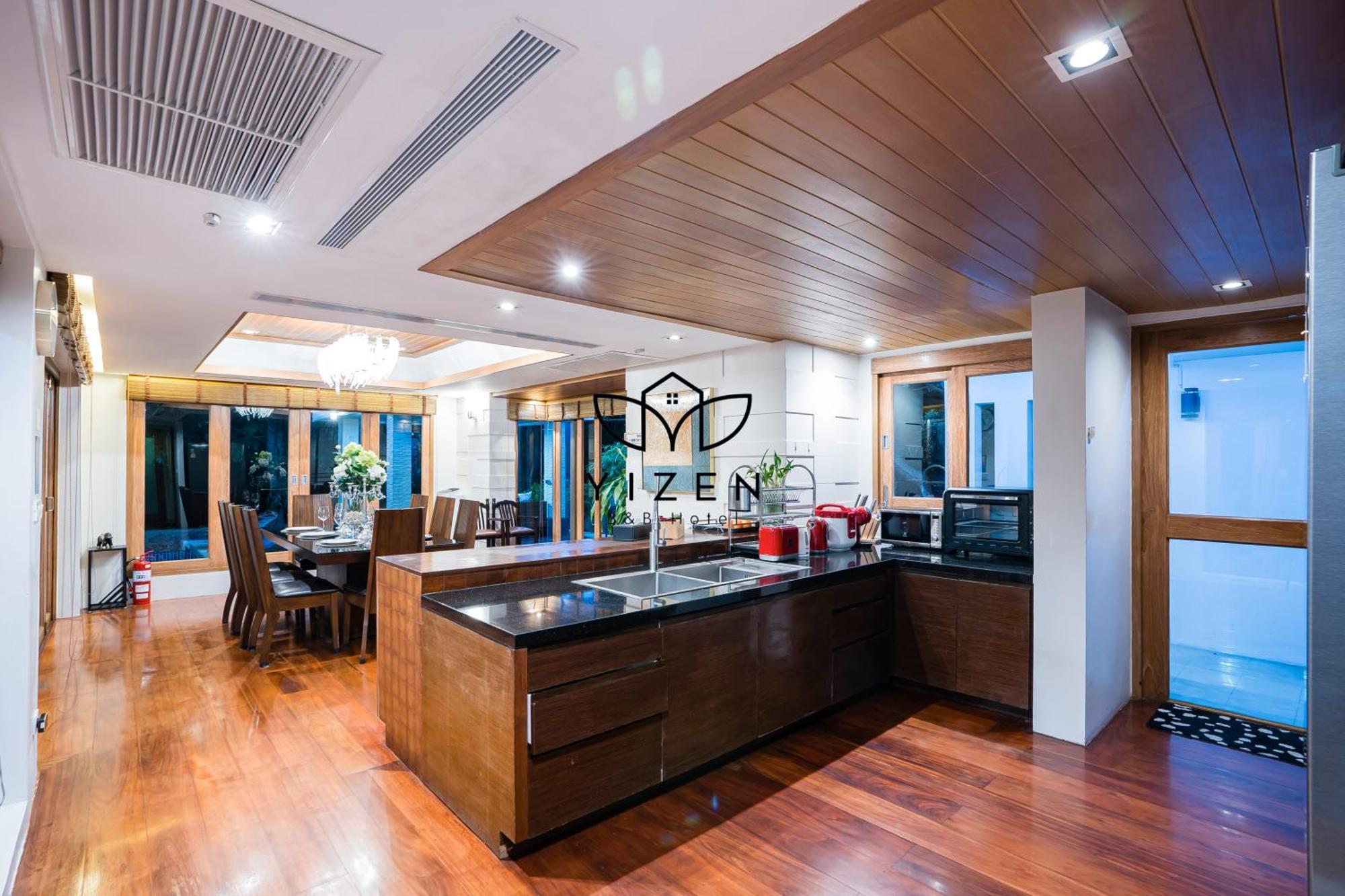 Yizen Beachfront Seaview Vila Pattaya