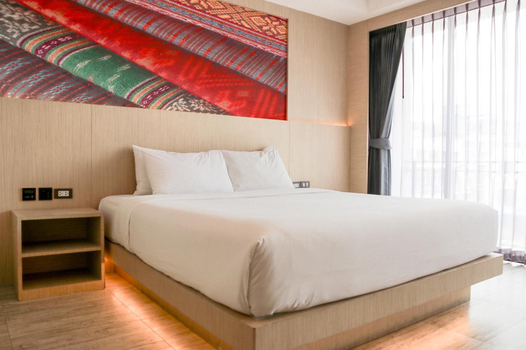 Glow Hotel 4*