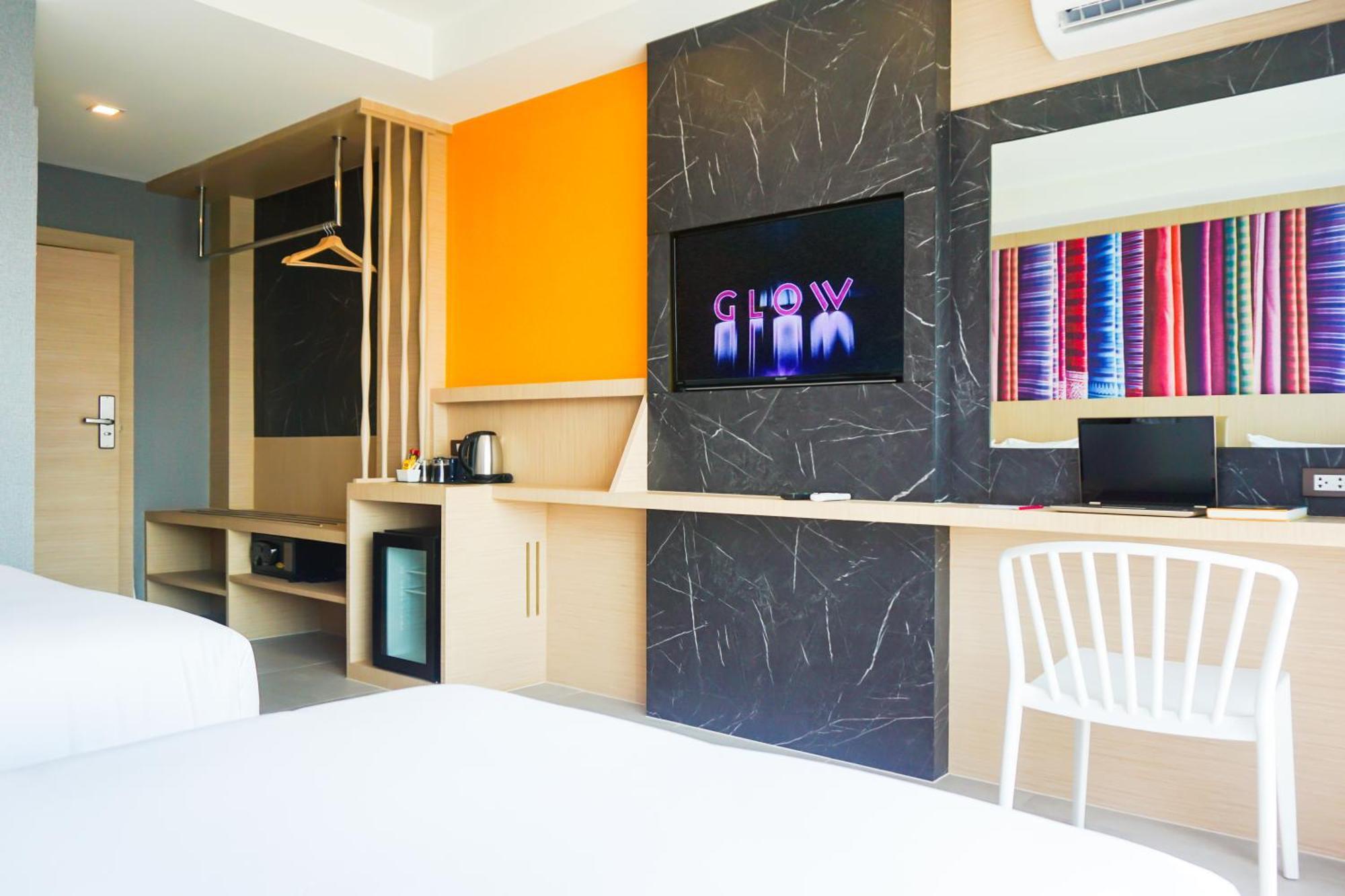 Glow Hotel 4*