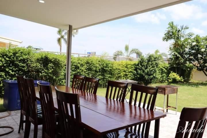 Wonderland Pool Rumah percutian *