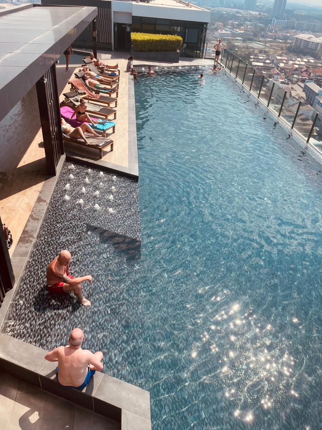 The Base 75 By Numam Apartment Pattaya