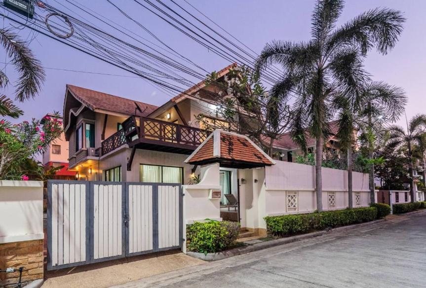 Deluxe Pool Close To And Walking Street! Villa *