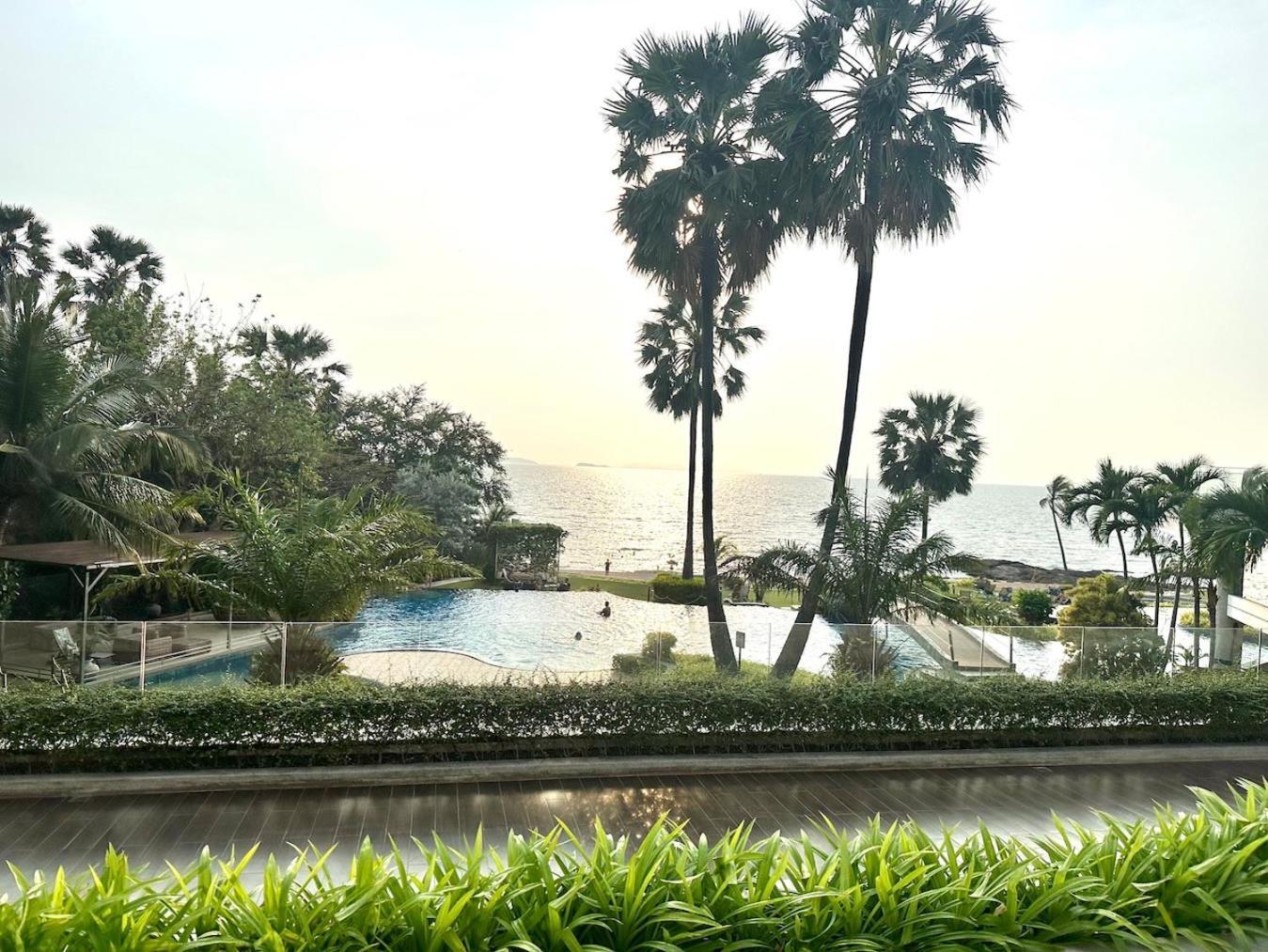 Oceanfront Luxury In With Private And Inifinity Pool - Not A 30 Day Minimum Pattaya