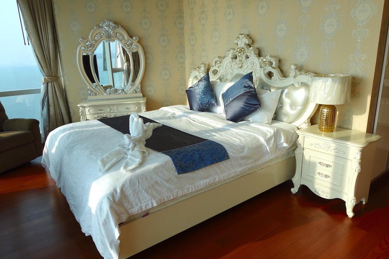 Oceanfront Luxury In With Private And Inifinity Pool - Not A 30 Day Minimum Pattaya