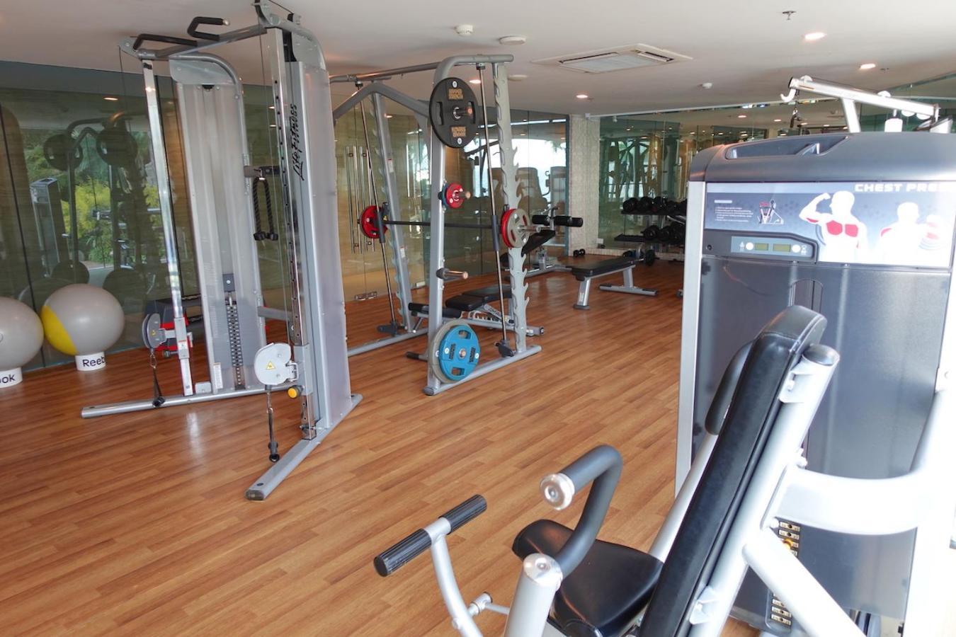 Oceanfront Luxury In With Private And Inifinity Pool - Not A 30 Day Minimum Apartment Pattaya