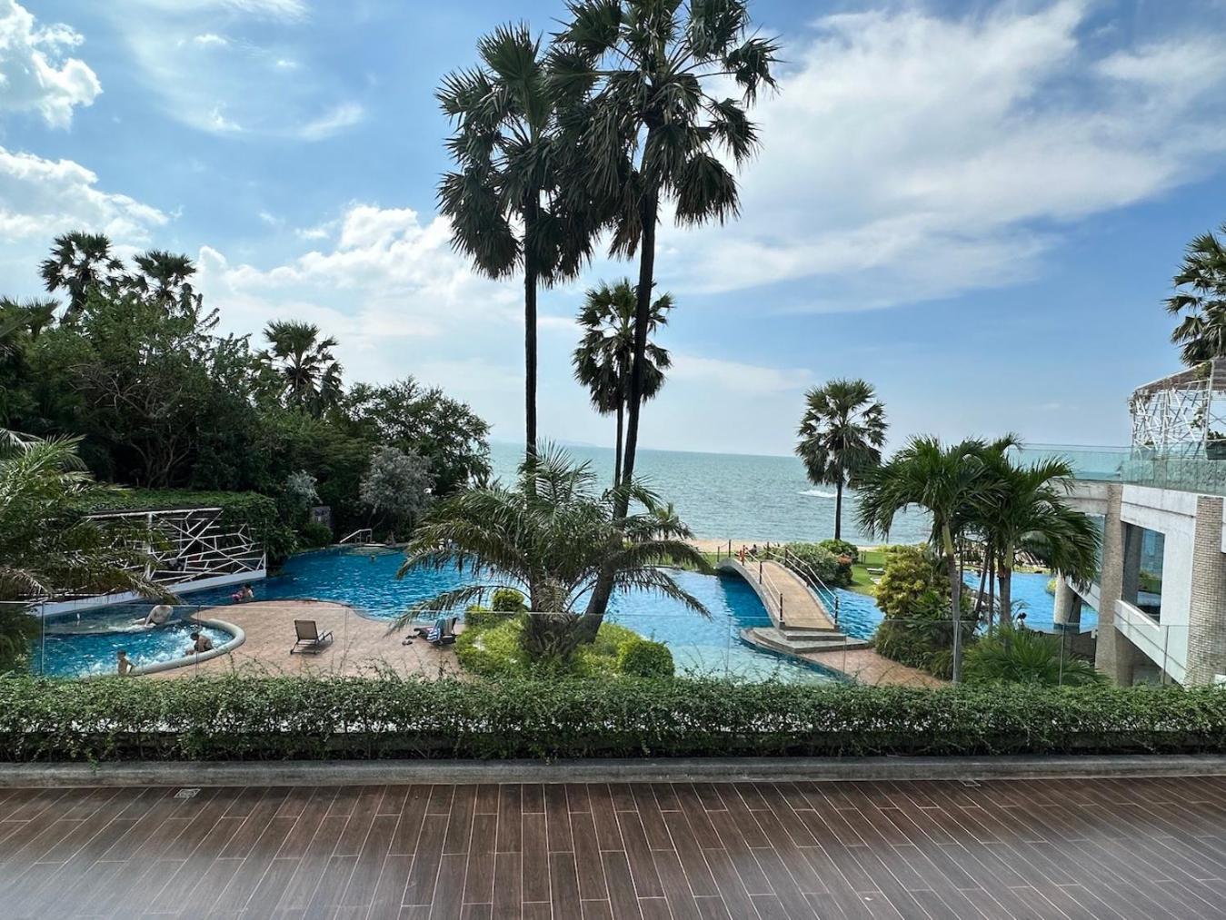 Oceanfront Luxury In With Private And Inifinity Pool - Not A 30 Day Minimum Apartment Pattaya