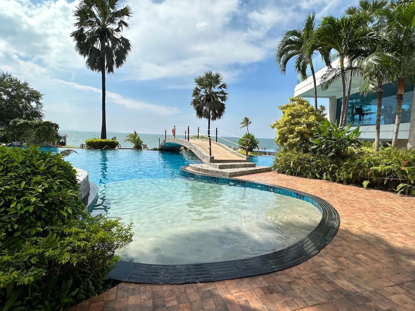 Oceanfront Luxury In With Private And Inifinity Pool - Not A 30 Day Minimum Apartment Pattaya