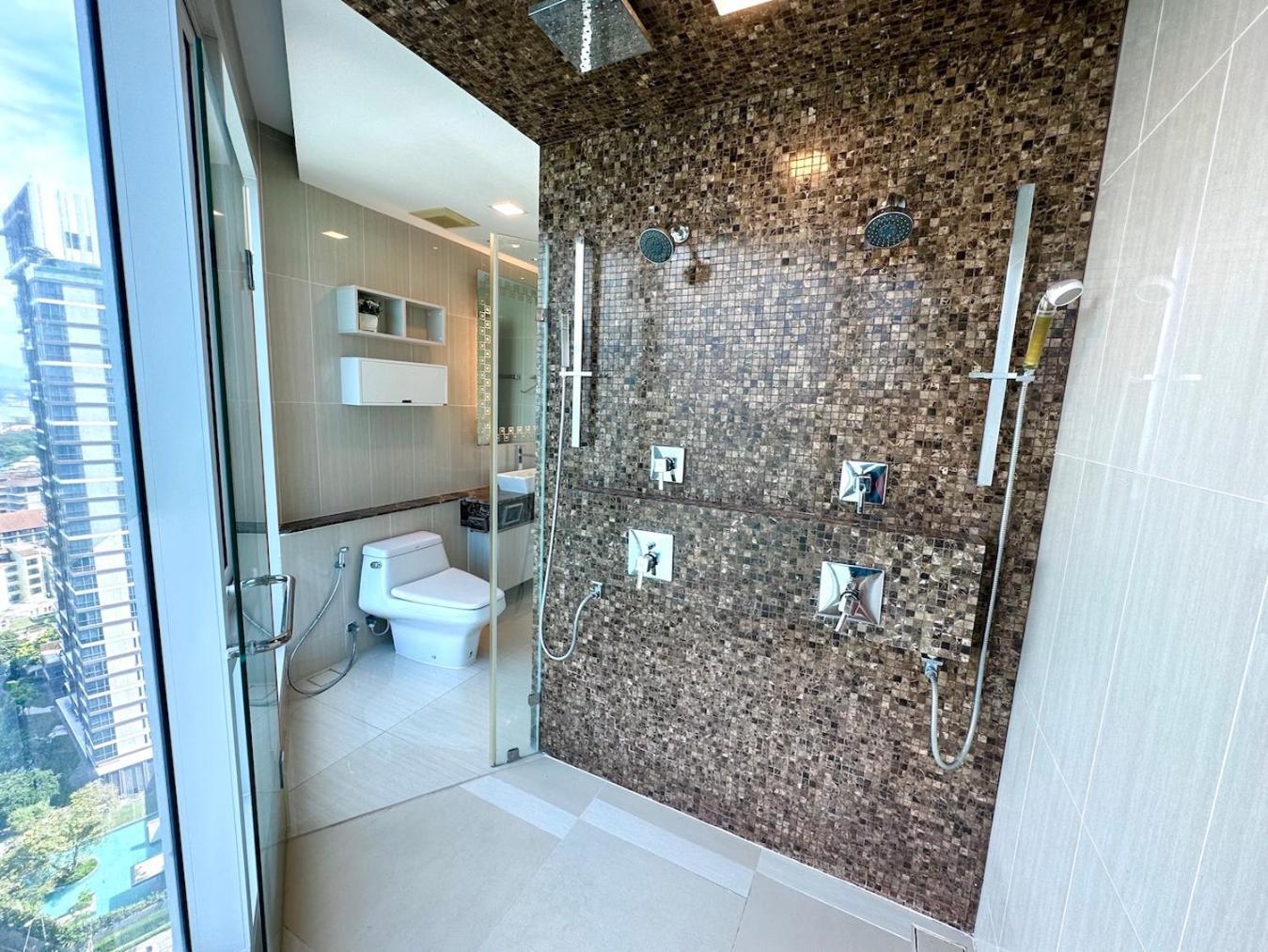 Oceanfront Luxury In With Private And Inifinity Pool - Not A 30 Day Minimum * Pattaya