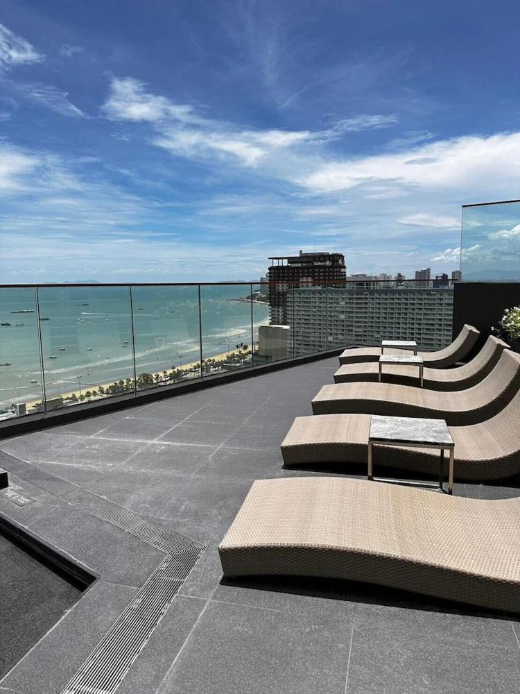 Edge Apartment