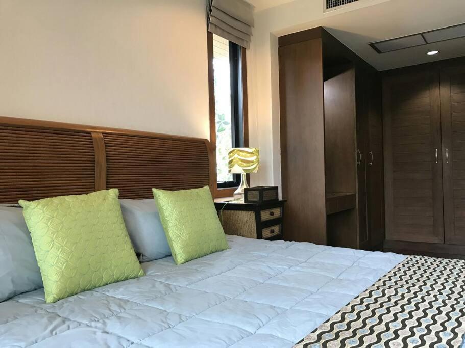 Deluxe Pool Close To And Walking Street! Villa