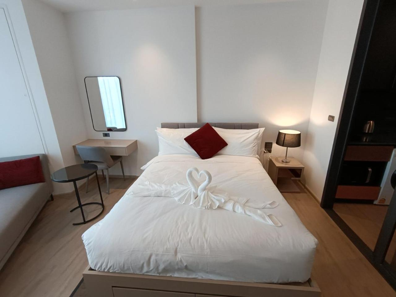 Apartment Downtown Chic Rooftop Pool #e651 Pattaya