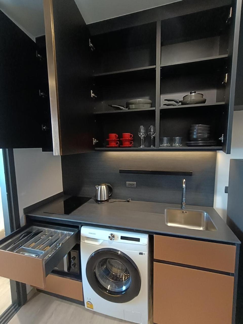 Apartment Downtown Chic Rooftop Pool #en797 Pattaya