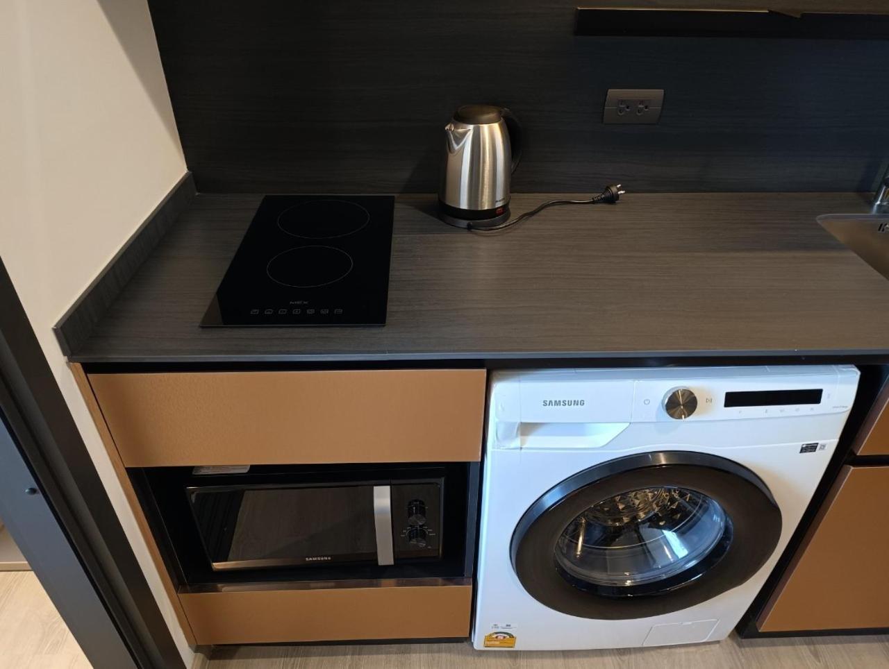 Downtown Chic Rooftop Pool #en797 *