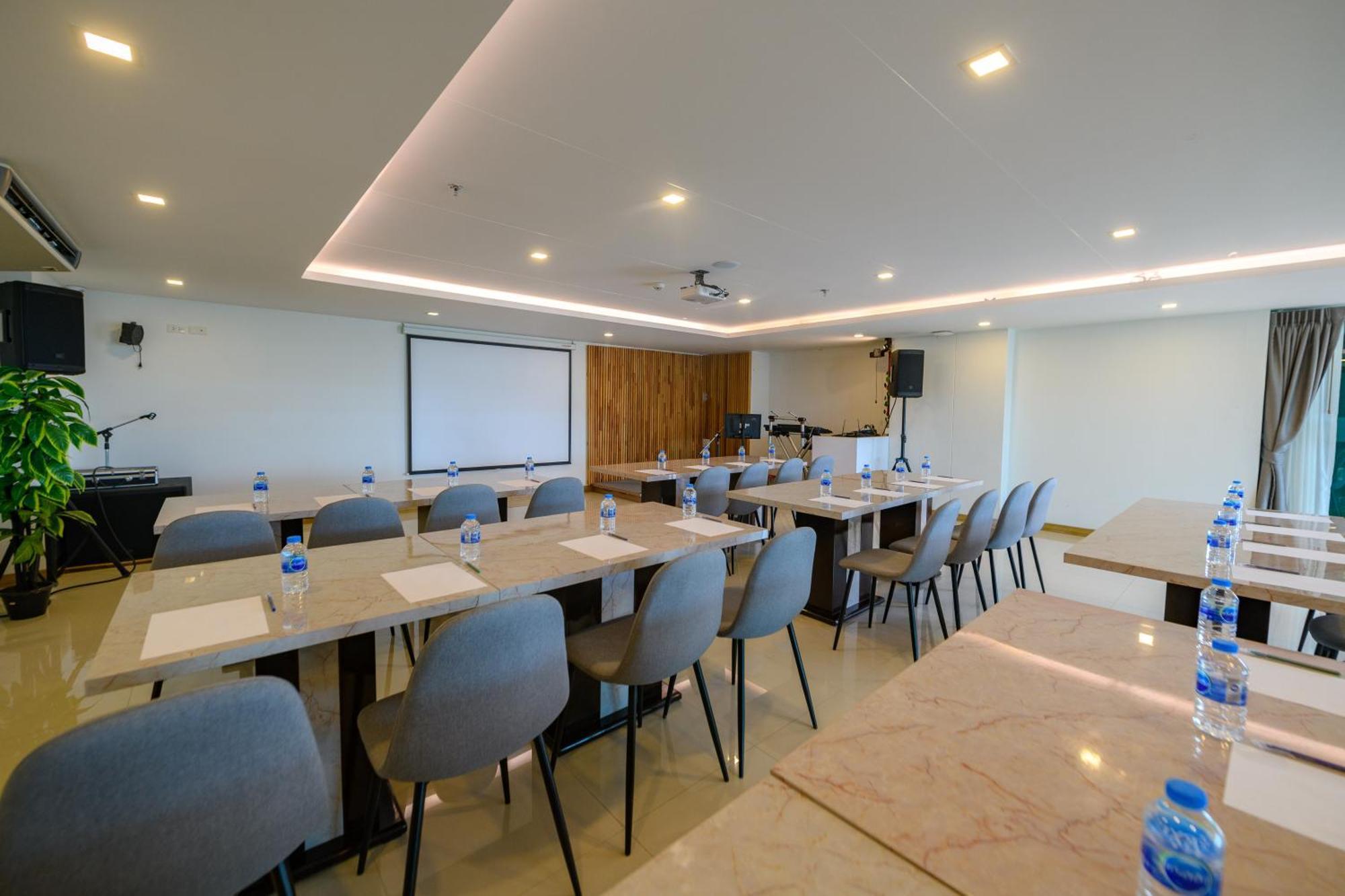 Iris Palace Hotel Pattaya