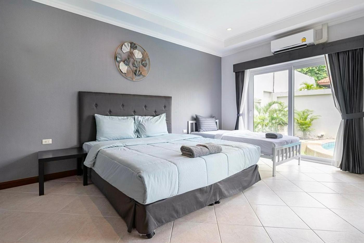 Majestic Pool 3 Bedrooms Private Beach * Pattaya