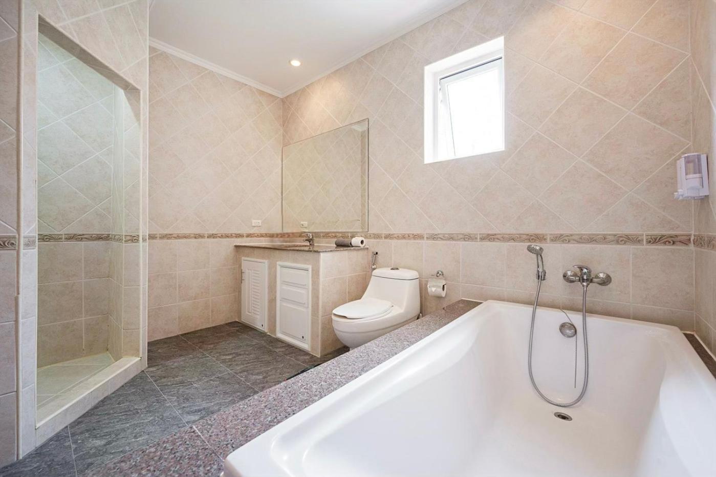 Majestic Pool 3 Bedrooms Private Beach *