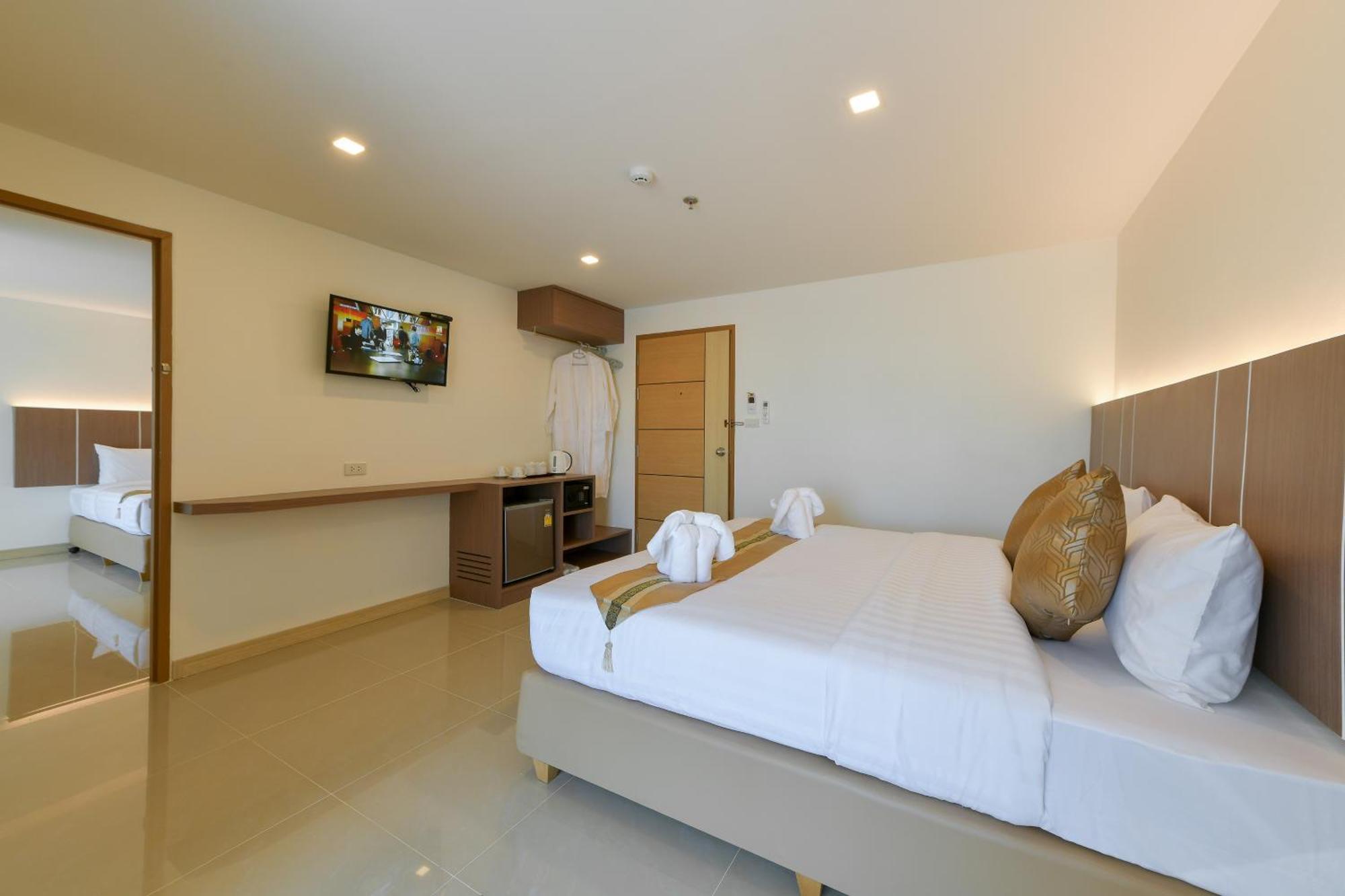 Iris Palace Pattaya