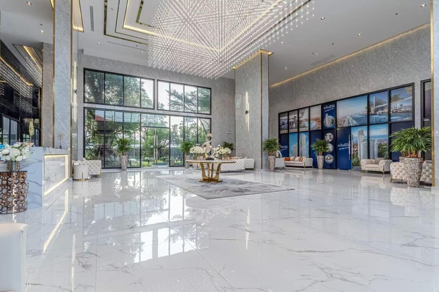Millennium Tower Apartment *