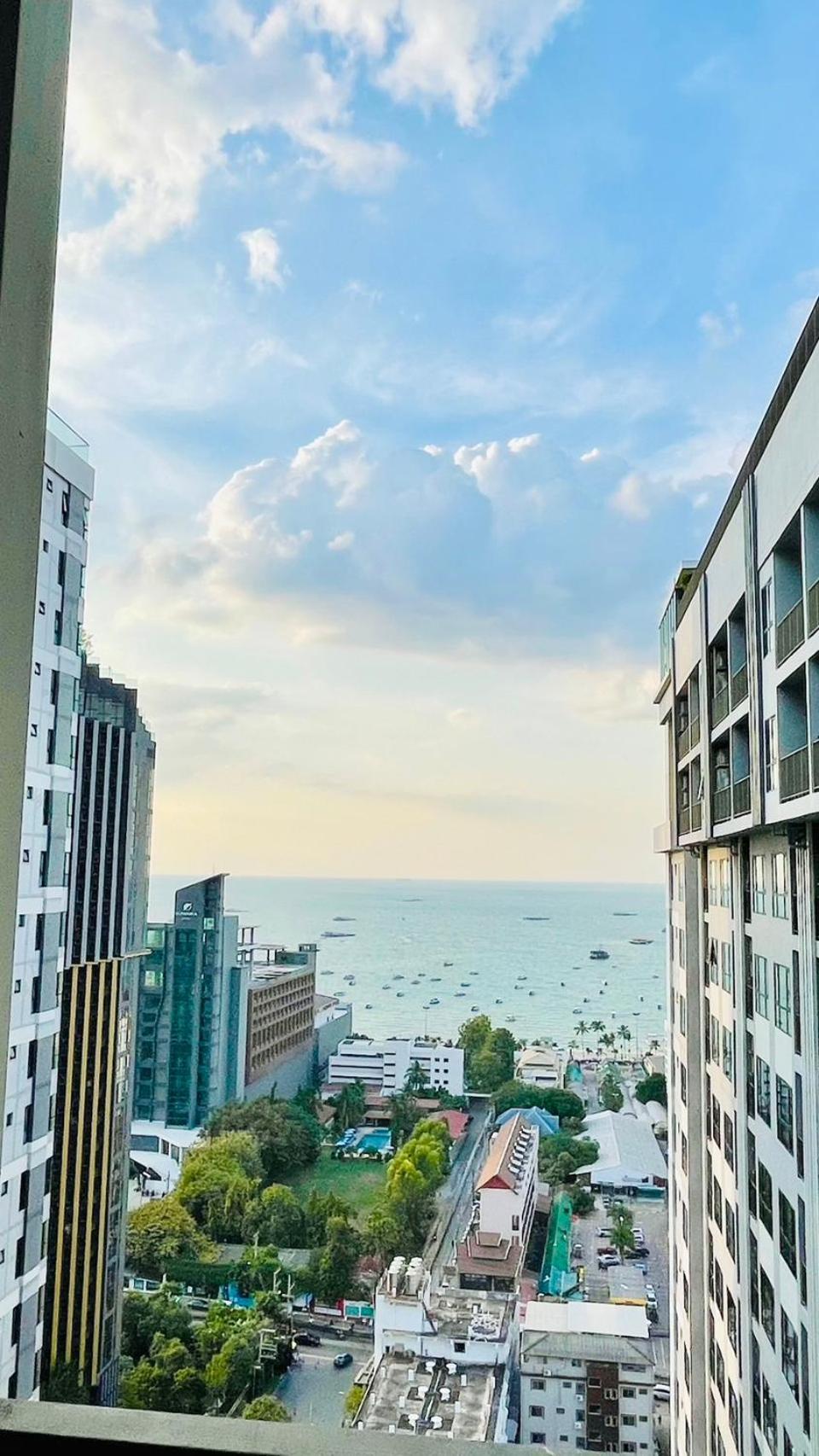 Apartment The Base 2 Bed 2 Bath By Numam Pattaya