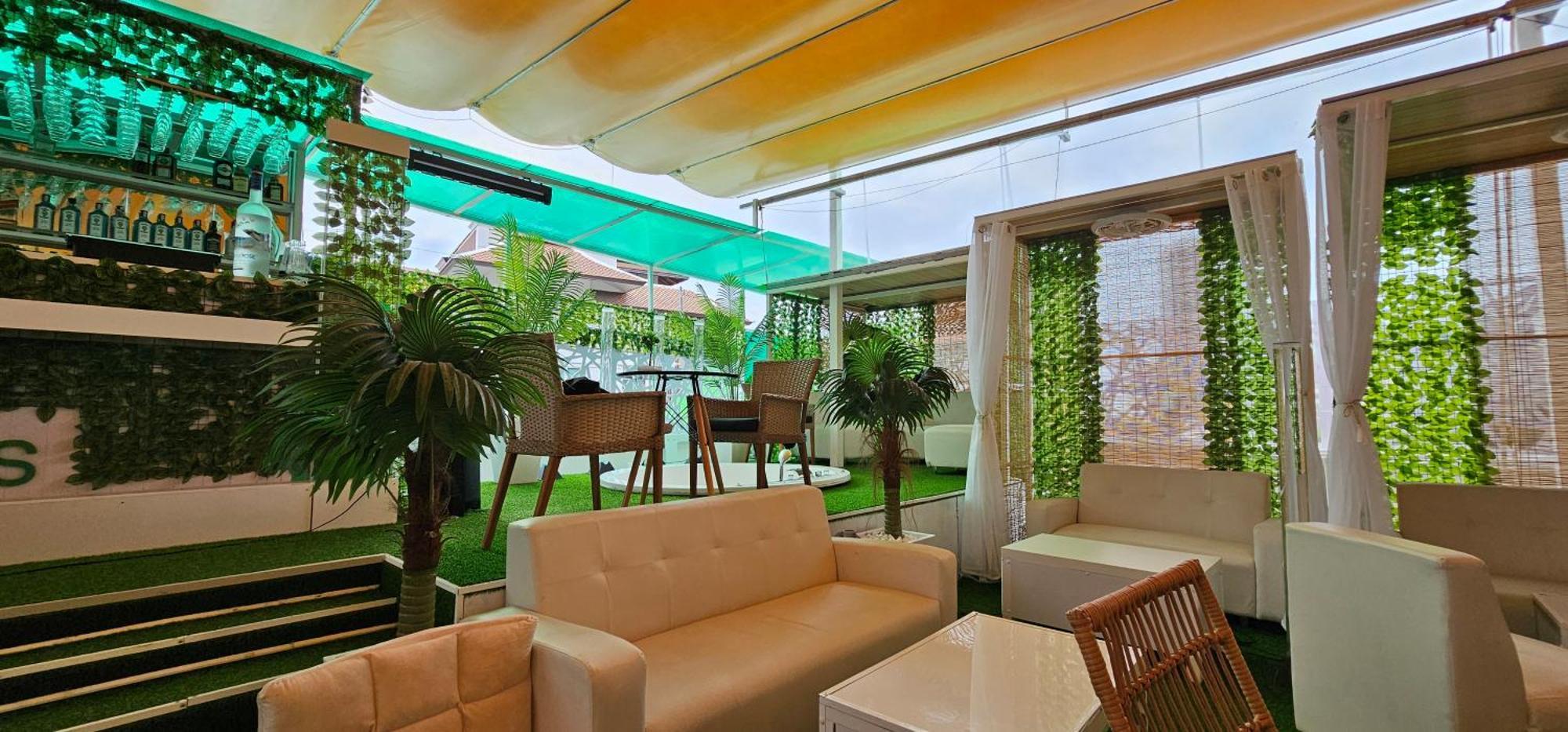 Aparthotel Xcess *