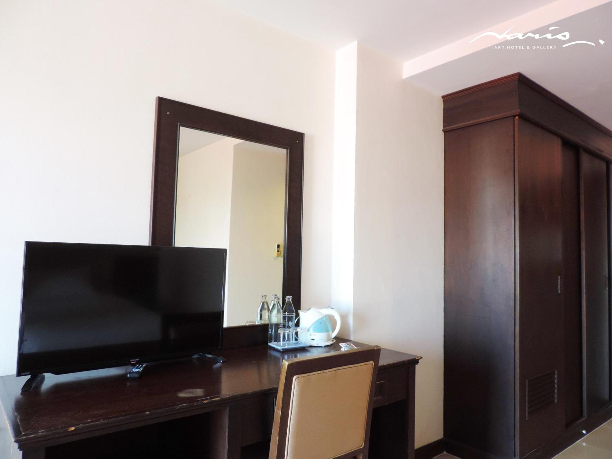 Hotel Naris Art