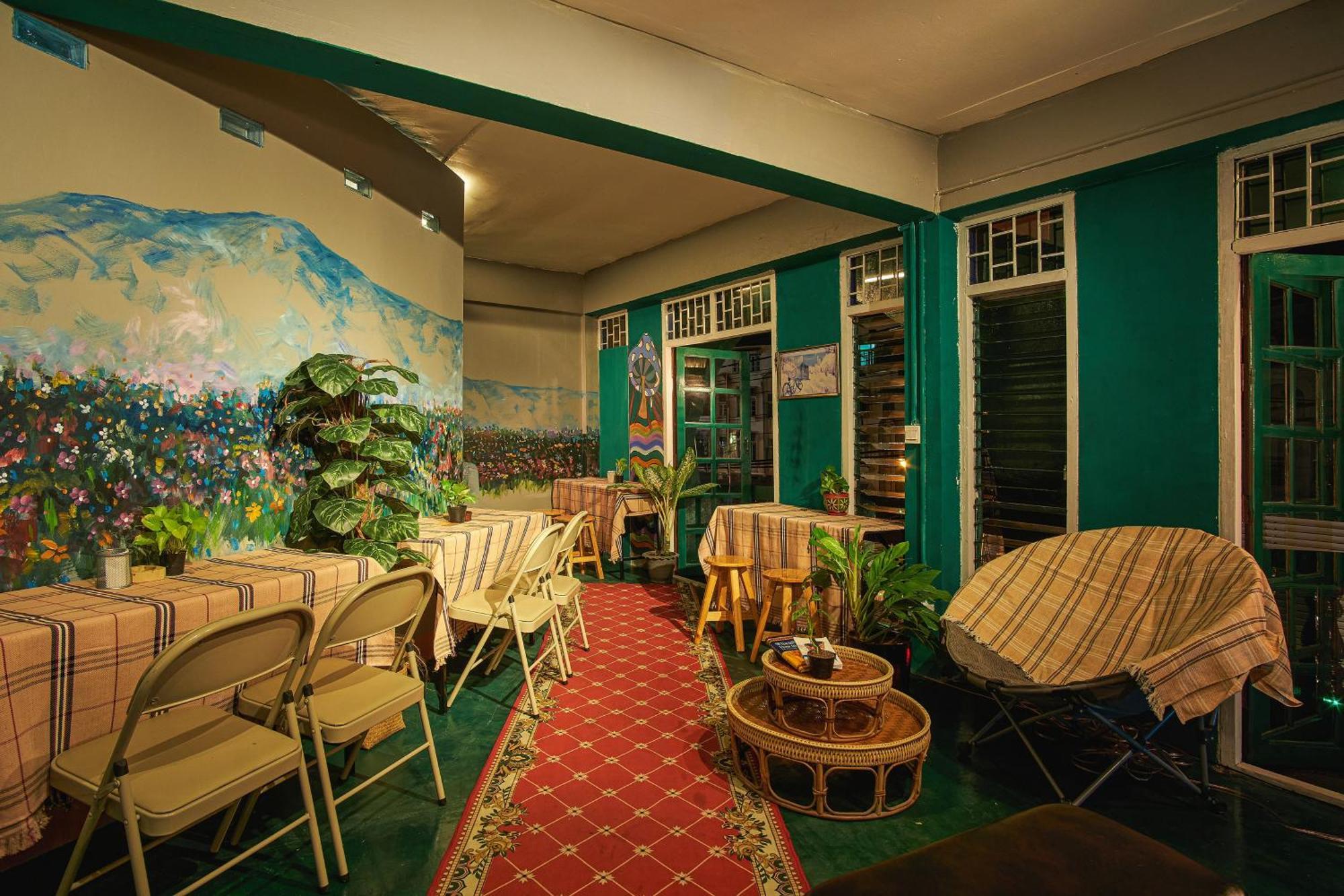 Asrama Happiness Community Wake & Bake - Rooftop Bar & Bistro