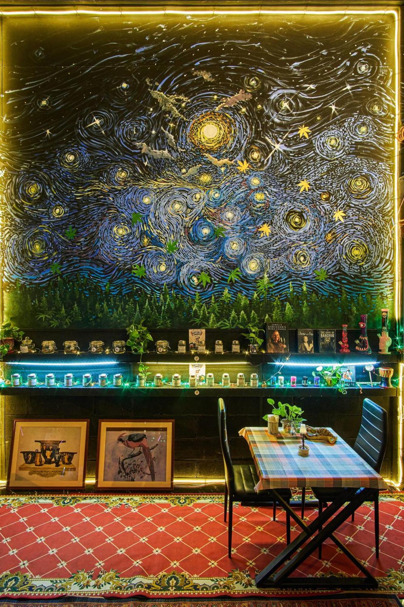 Happiness Community Wake & Bake - Rooftop Bar & Bistro *