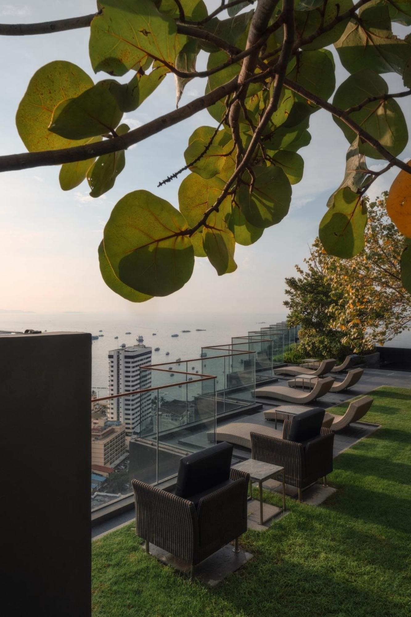 Edge By Jjj ที่พักพร้อมอาหารเช้า Pattaya