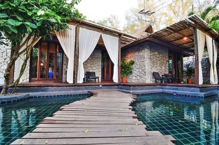 The Journey Pattaya 3* Na Chom Thian
