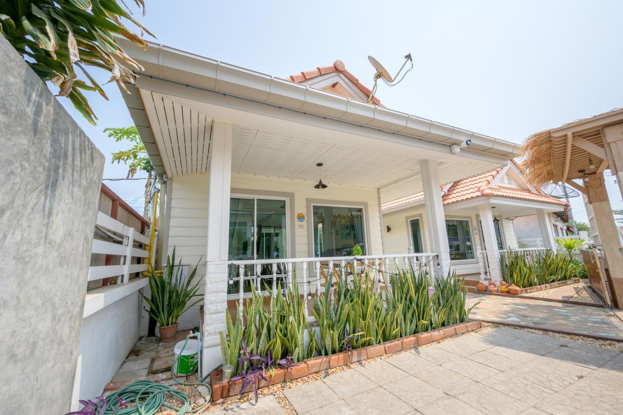 Halo Sea Koh Larn Hotel 3*