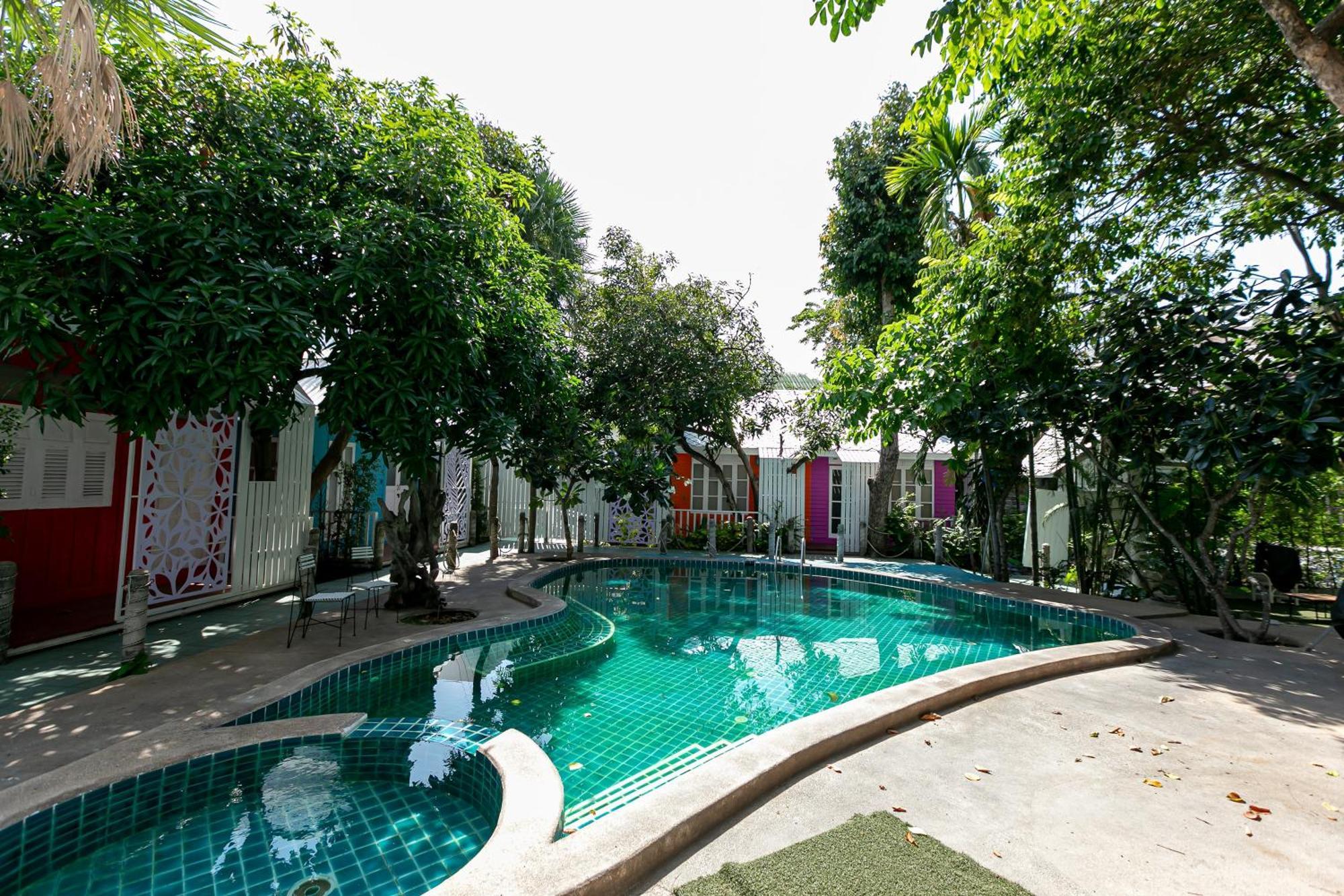 โรงแรม Deeden