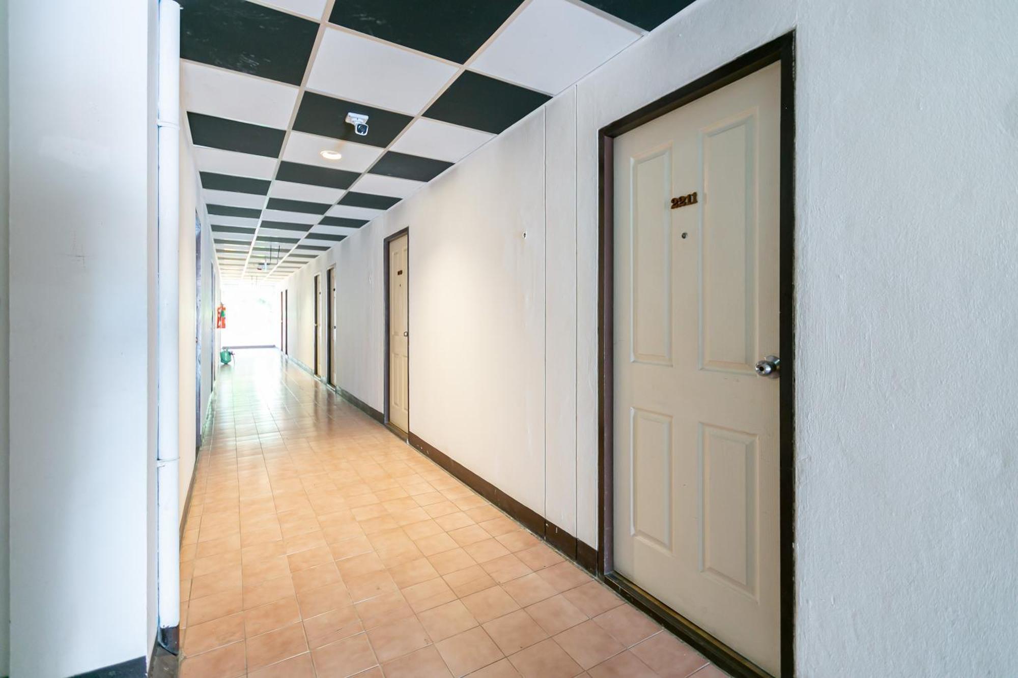Deeden โรงแรม 3*