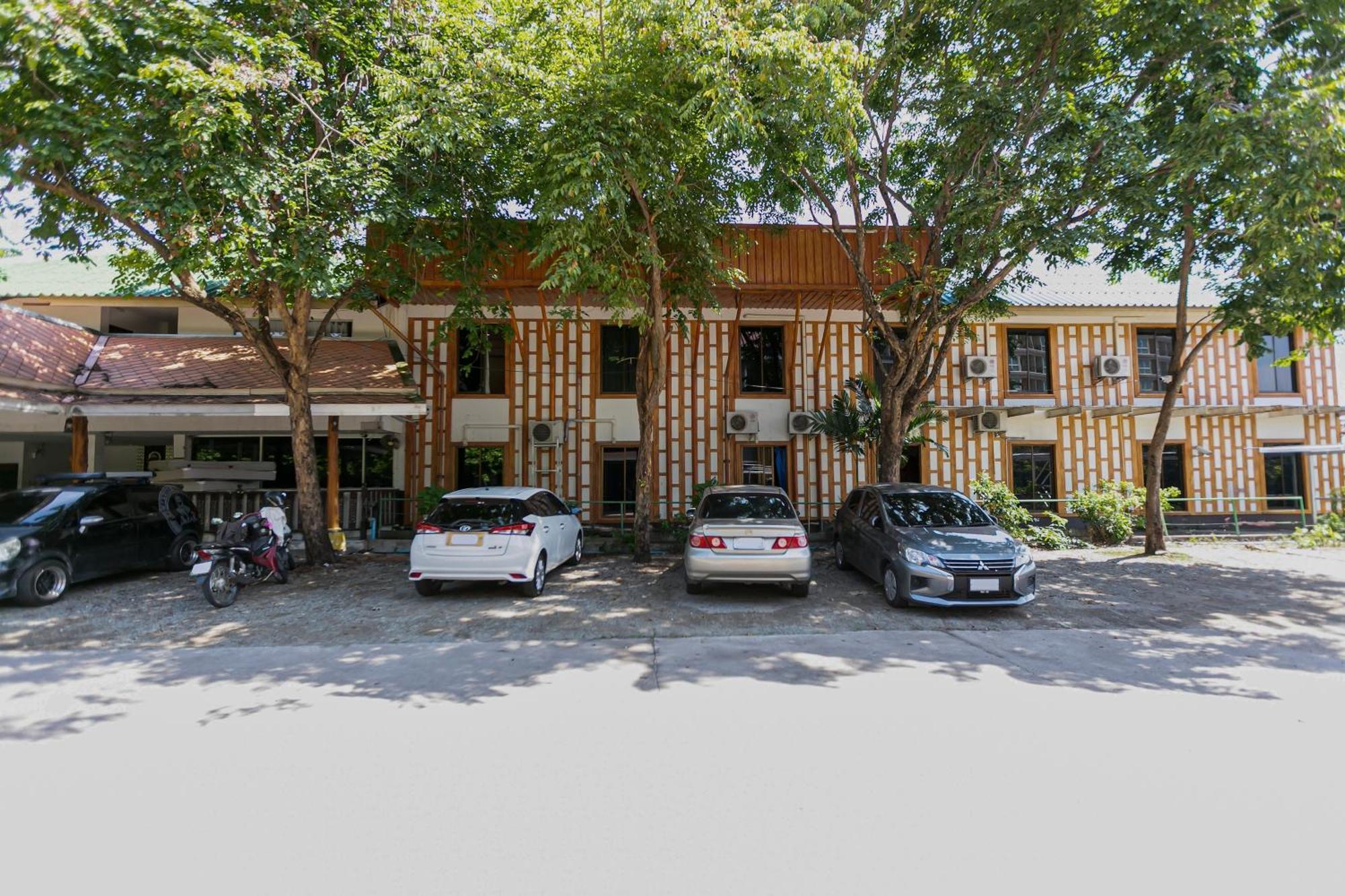 โรงแรม Deeden