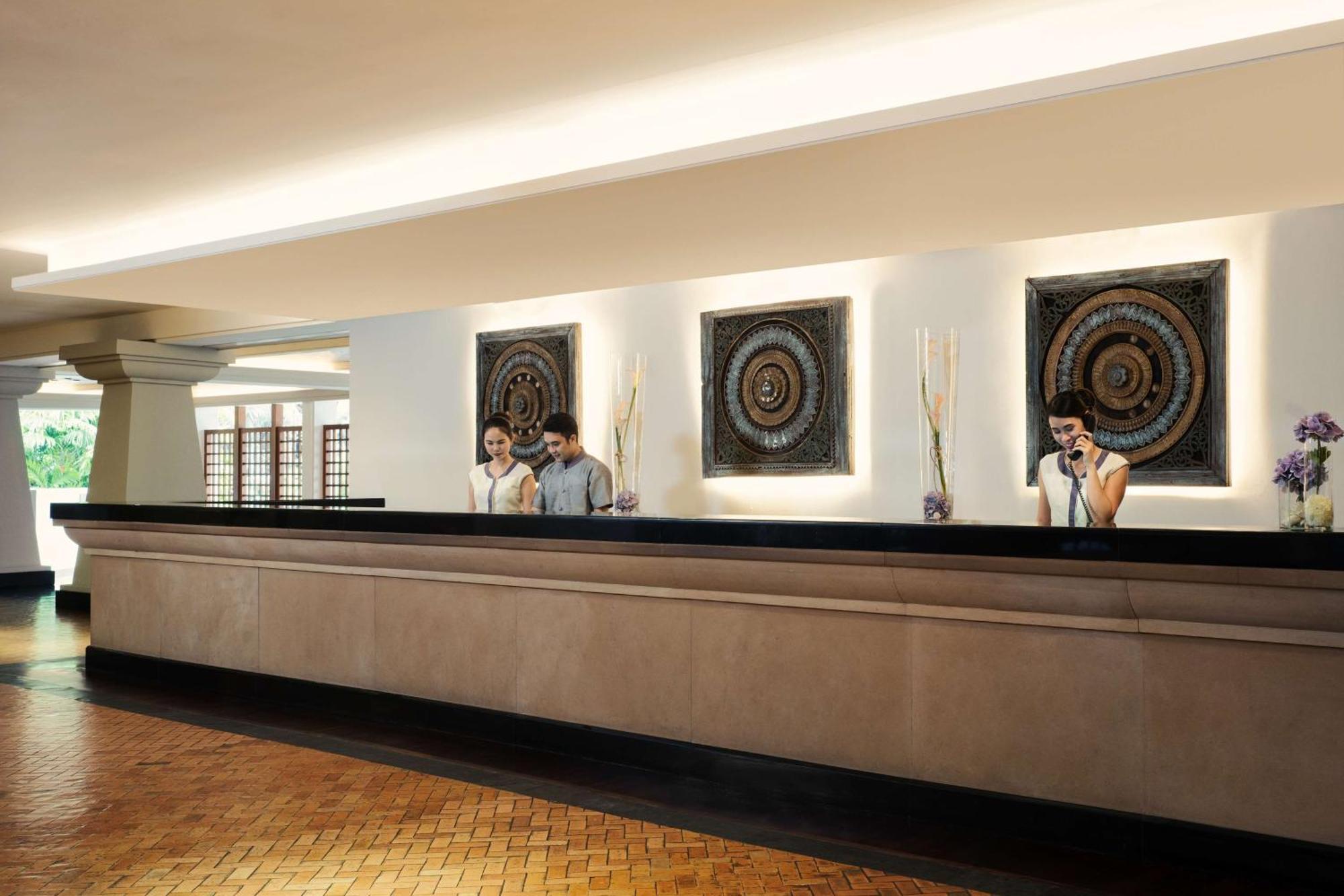 Avani Hotel 5*