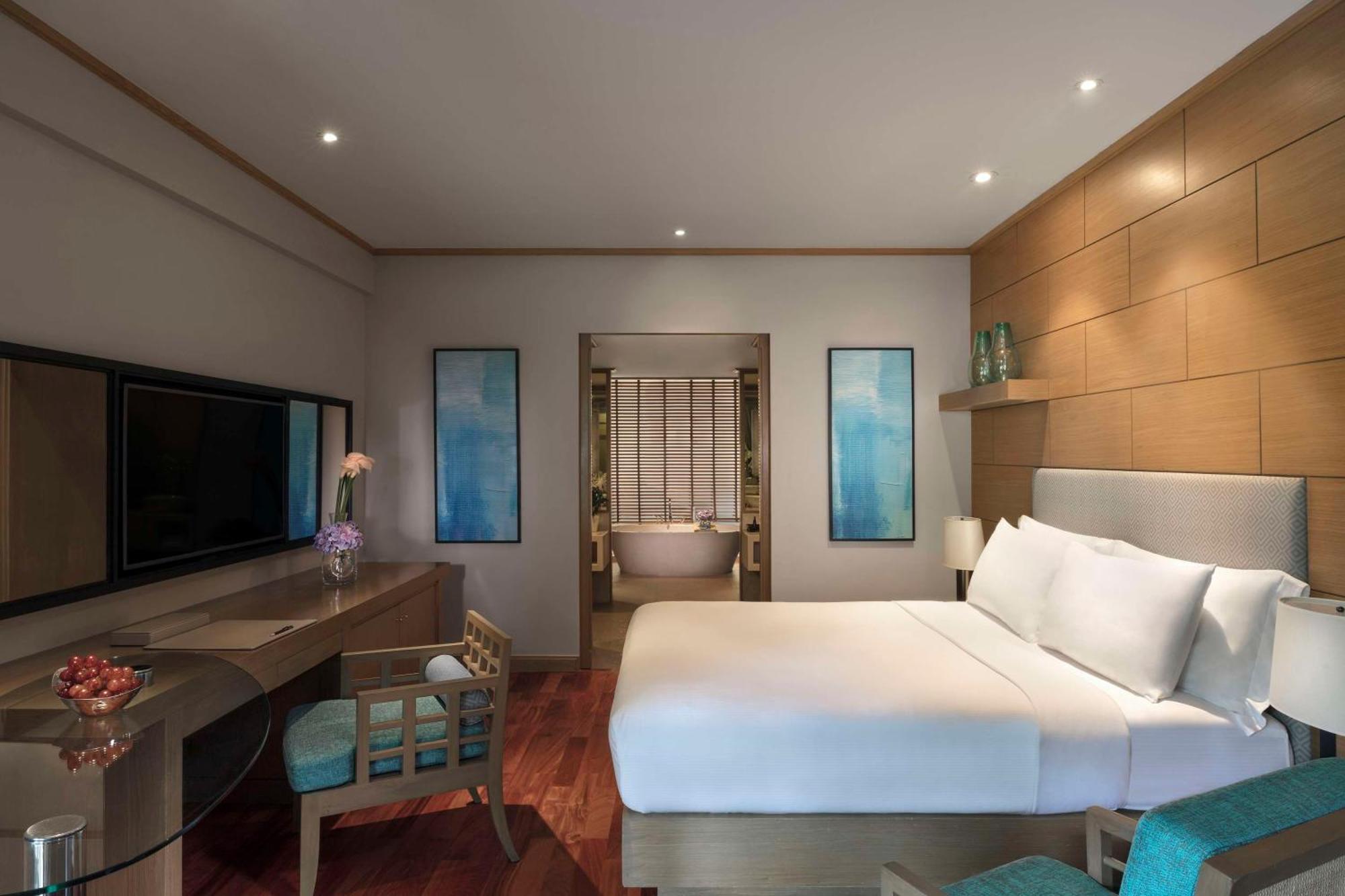 Avani 5*
