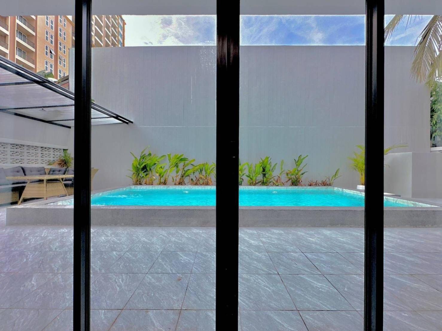 Turtles Cove 4 Bedroom Pvt Pool In City Center - Bonkot Villa Pattaya