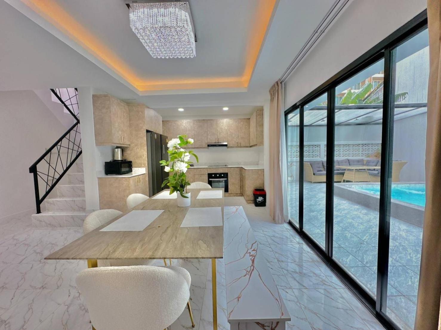 Villa Turtles Cove 4 Bedroom Pvt Pool In City Center - Bonkot Pattaya