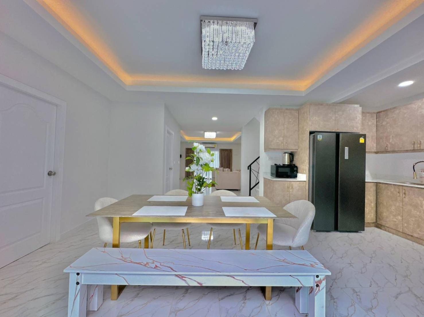 Turtles Cove 4 Bedroom Pvt Pool In City Center - Bonkot * Pattaya