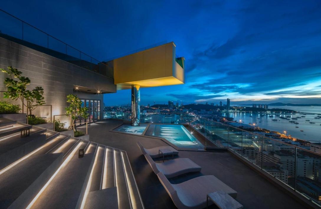 Edge With Living Apartment *